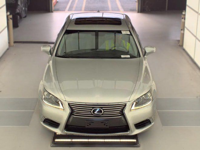 Used 2016 Lexus LS 460 AWD w/ Comfort Package image 2