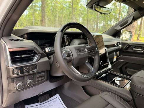 New 2026 GMC Yukon Denali w/ Denali Reserve Package RWD image 14