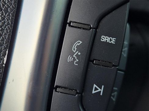 Used 2017 Chevrolet Traverse LT image 27