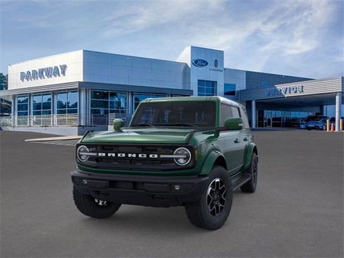 New 2025 Ford Bronco Outer Banks image 2