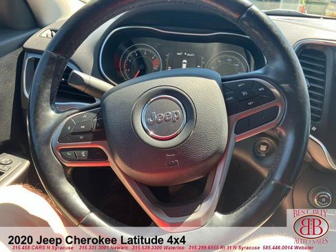 Used 2020 Jeep Cherokee Latitude Plus w/ Cold Weather Group AWD/4WD image 17
