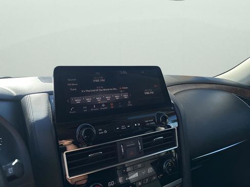 Used 2024 Nissan Armada SL image 35