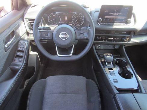 Used 2023 Nissan Rogue SV FWD image 18