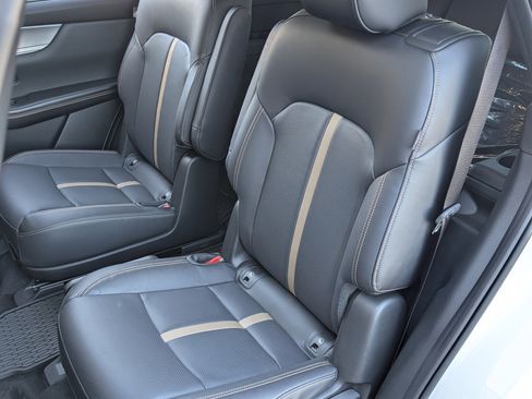 Used 2025 MAZDA CX-90 Plug-In Hybrid w/ Premium Plus image 18