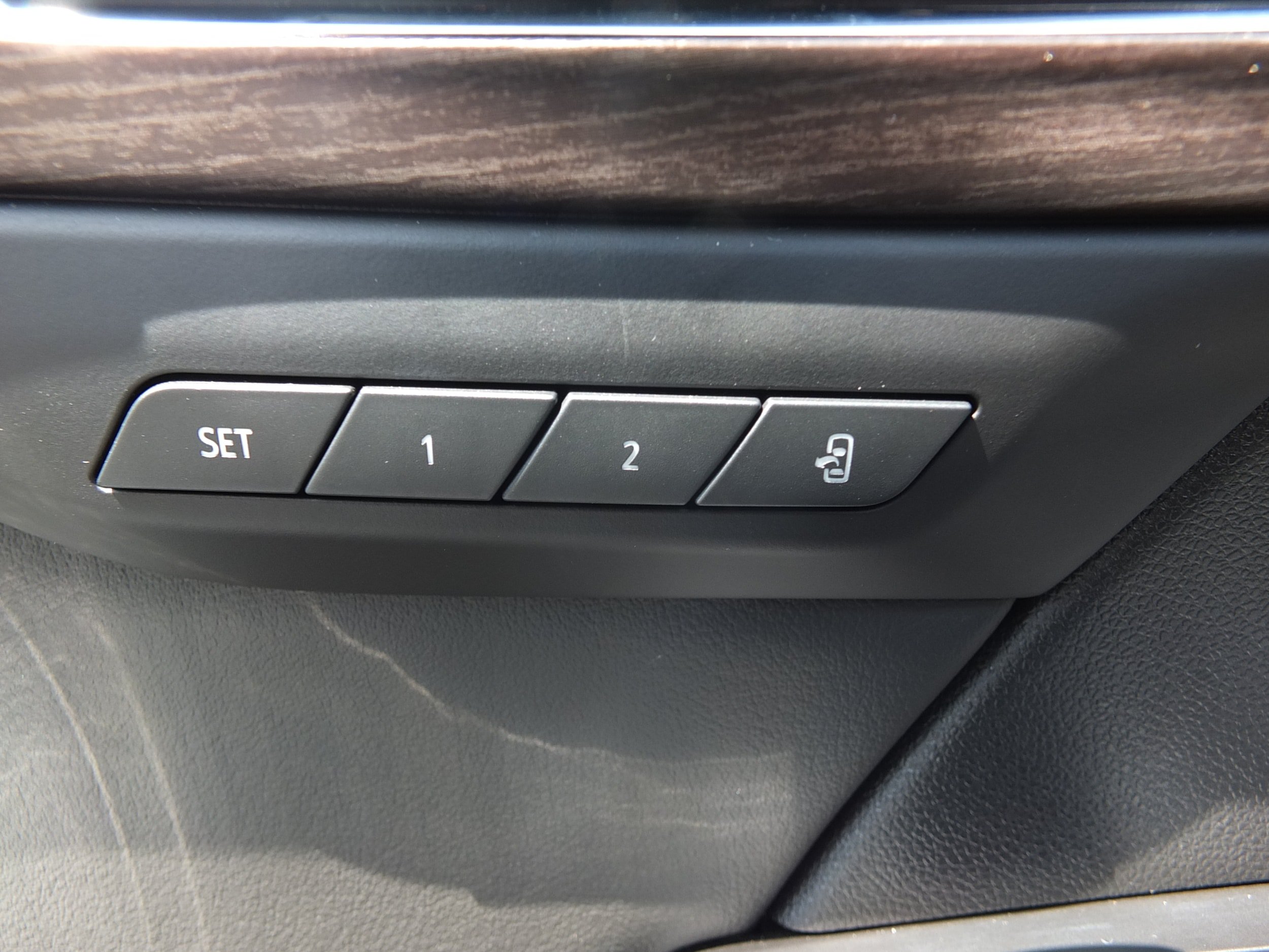 Used 2023 Buick Envision Avenir FWD image 20