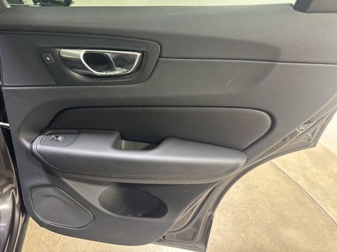 Used 2023 Volvo XC60 B5 Plus w/ Climate Package AWD/4WD image 23