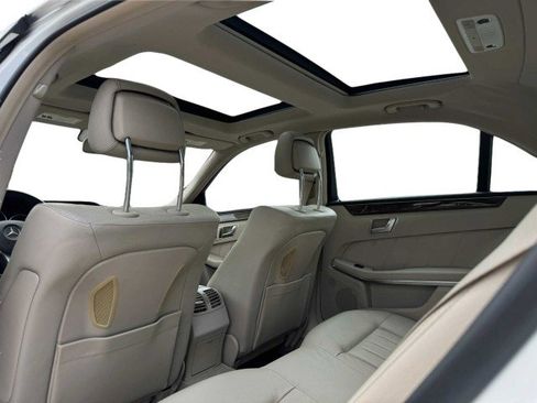 Used 2015 Mercedes-Benz E 400 4MATIC Sedan image 40