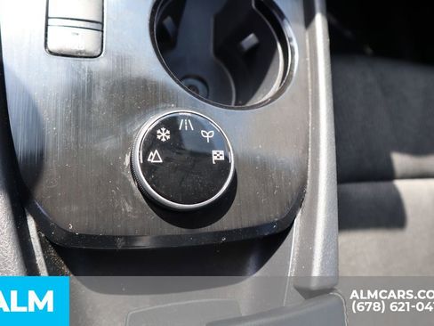 Used 2025 Nissan Rogue SV image 36