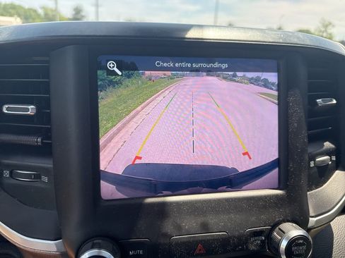 Used 2019 RAM 1500 Big Horn AWD/4WD image 8