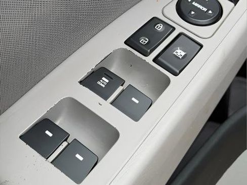 Used 2020 Hyundai Elantra SEL image 4