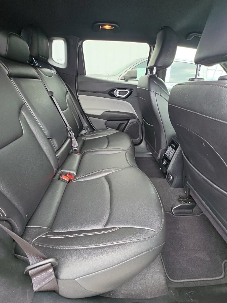 Used 2025 Jeep Compass Limited AWD/4WD image 22