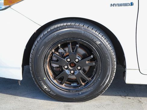 Used 2015 Toyota Prius Four image 10