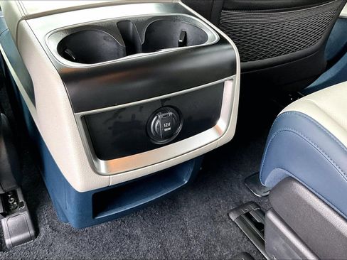 Used 2026 Kia Carnival EX image 40