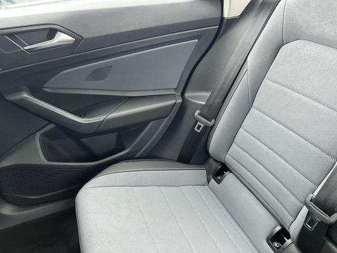 Used 2025 Volkswagen Jetta SE image 39