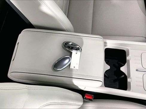 Used 2025 Hyundai Santa Fe Limited FWD image 34