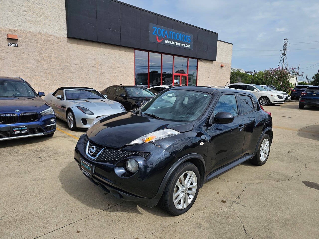 Used 2014 Nissan Juke SV FWD image 1