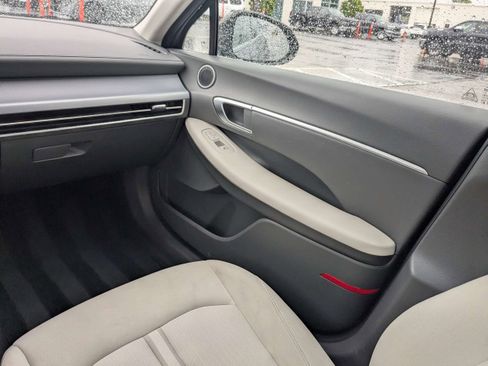Used 2025 Hyundai Sonata SEL FWD image 15