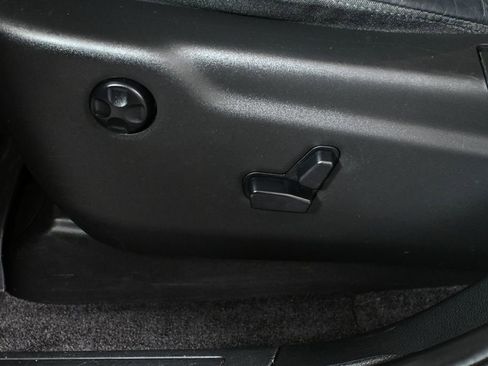 Used 2018 Jeep Grand Cherokee Altitude image 26