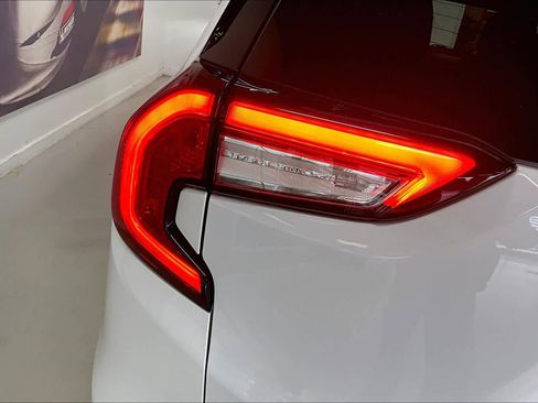 Used 2022 GMC Terrain SLE w/ Driver Convenience Package image 32