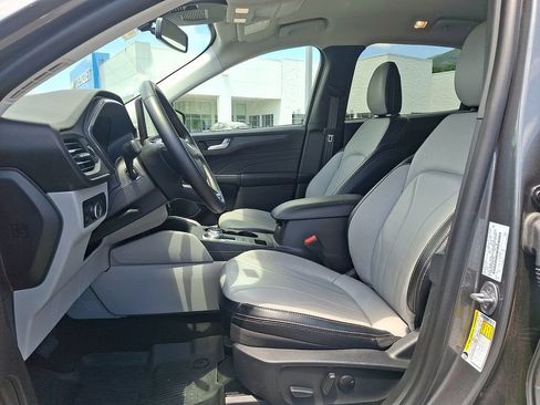 Used 2025 Ford Escape Platinum w/ Premium Technology Package AWD/4WD image 13