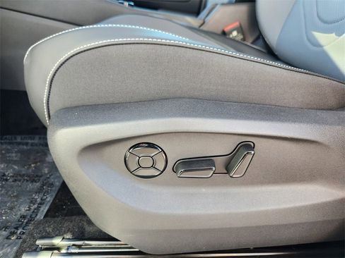 New 2026 Volkswagen Tiguan SE image 14