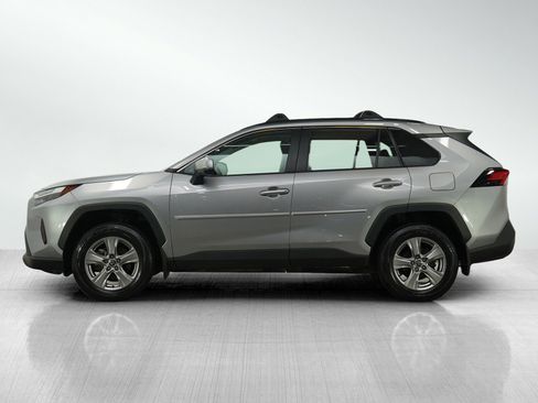 Used 2022 Toyota RAV4 XLE image 2