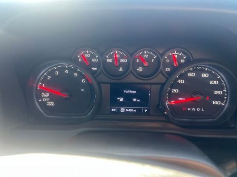 Used 2025 Chevrolet Silverado 1500 Custom image 11