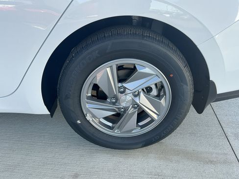 New 2026 Hyundai Elantra SE FWD image 20