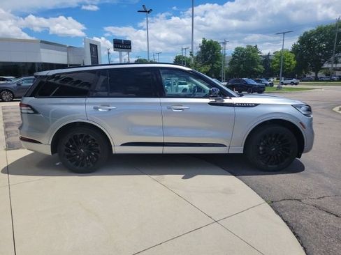 Certified 2024 Lincoln Aviator Reserve w/ Jet Package AWD/4WD image 2