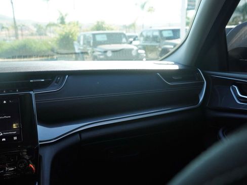 Used 2022 Jeep Grand Cherokee Laredo w/ Luxury Tech Group I image 26