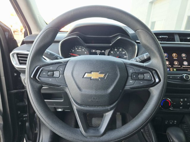 Used 2023 Chevrolet TrailBlazer LT FWD image 11