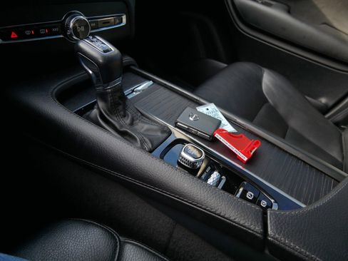 Used 2020 Volvo XC90 T6 Momentum image 17