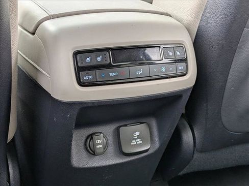 Used 2024 Hyundai Palisade Limited FWD image 16