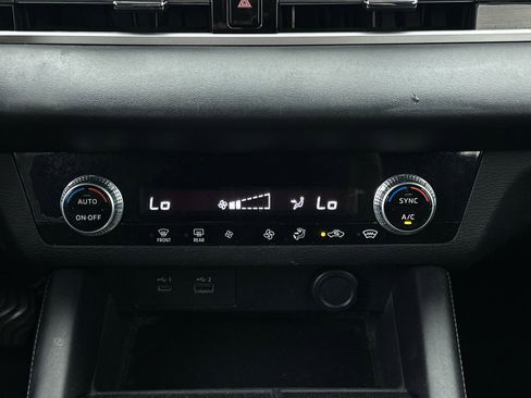 Used 2022 Mitsubishi Outlander ES image 17