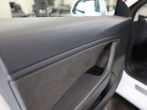 Used 2018 Tesla Model 3 Mid Range image 22