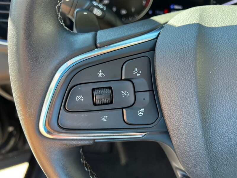 Used 2023 Buick Envision Avenir AWD/4WD image 30