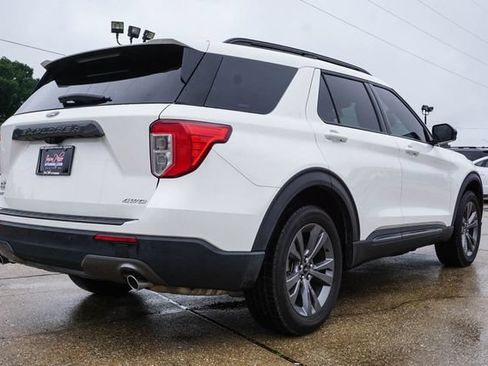 Used 2022 Ford Explorer XLT w/ Equipment Group 202A AWD/4WD image 4
