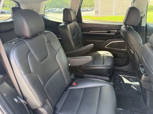Certified 2024 Kia Telluride S w/ S Sunroof Package AWD/4WD image 32