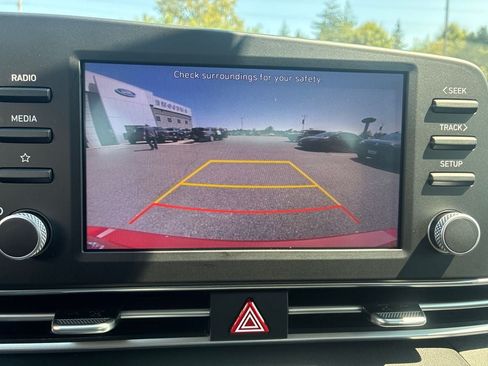 Used 2022 Hyundai Elantra SEL FWD image 23