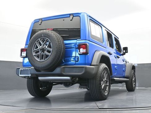 Used 2025 Jeep Wrangler Unlimited Sport AWD/4WD image 53