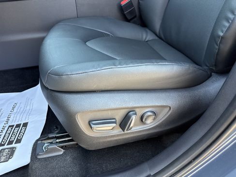 Used 2025 Toyota Grand Highlander AWD image 12