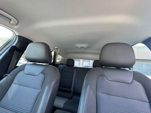 Used 2025 Chevrolet Trax LT w/ LT Convenience Package image 31