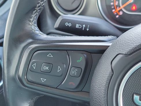 Used 2021 Jeep Gladiator Sport image 11