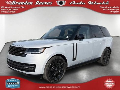 Used 2025 Land Rover Range Rover SE AWD/4WD image 1