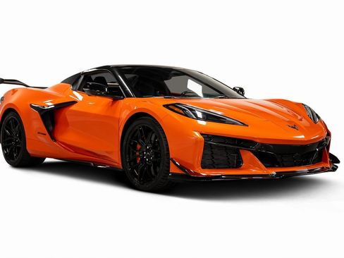 Used 2025 Chevrolet Corvette Z06 w/ Stealth Interior Trim Package image 7