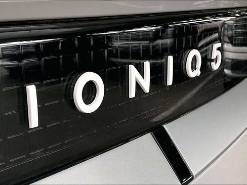 Certified 2026 Hyundai Ioniq 5 SEL RWD image 9