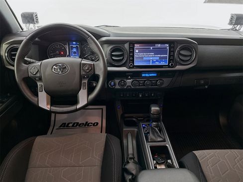Used 2022 Toyota Tacoma TRD Off-Road image 22