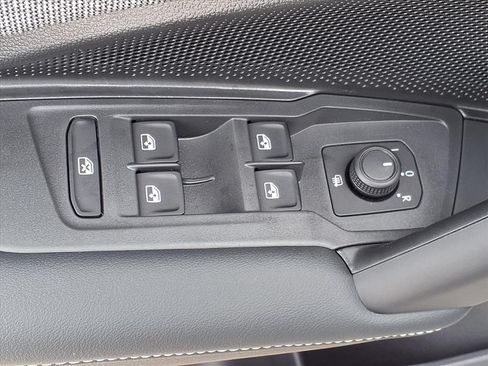 New 2026 Volkswagen Tiguan S FWD image 12