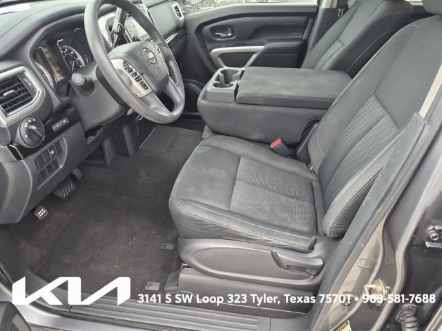 Used 2017 Nissan Titan SV RWD image 16