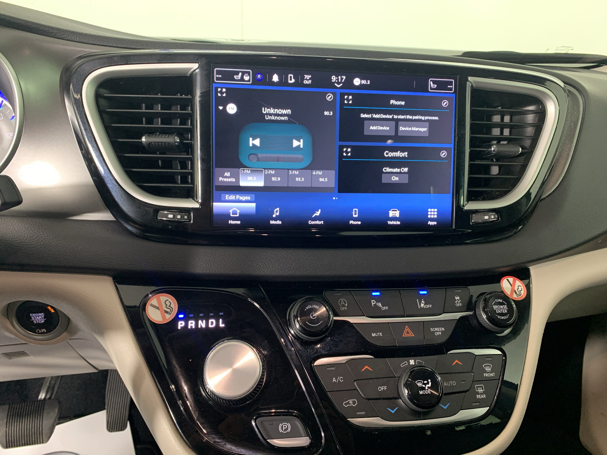 Used 2024 Chrysler Pacifica Touring-L FWD image 25